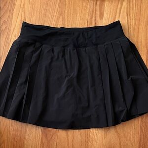Lululemon Skirt Size 8 (tags removed)